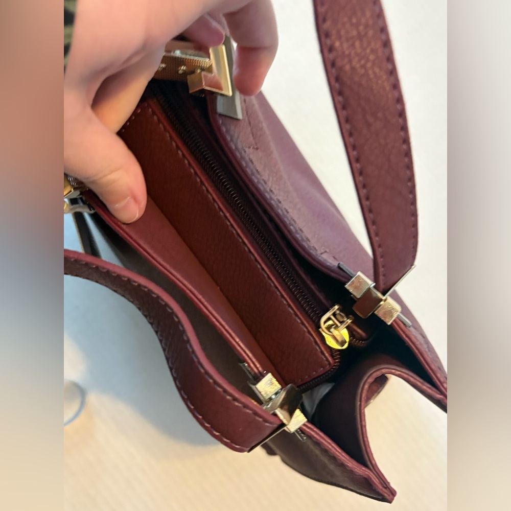 Closet Rituals Burgundy Faux Leather Vegan Satchel Tote Crossbody Bag NWT Strap - Picture 7 of 8
